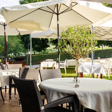 Logis de France Hôtel Restaurant La Bombardière Cuq-Toulza Esterno foto