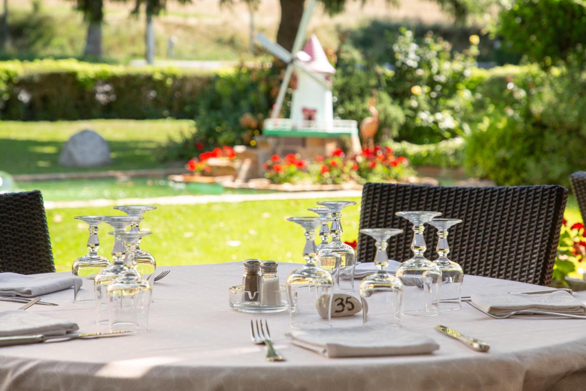 Logis de France Hôtel Restaurant La Bombardière Cuq-Toulza Esterno foto