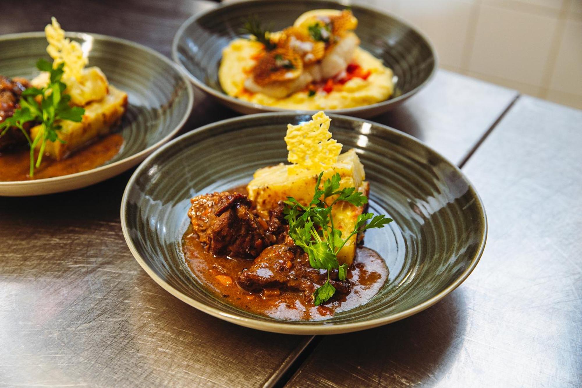 Logis de France Hôtel Restaurant La Bombardière Cuq-Toulza Esterno foto